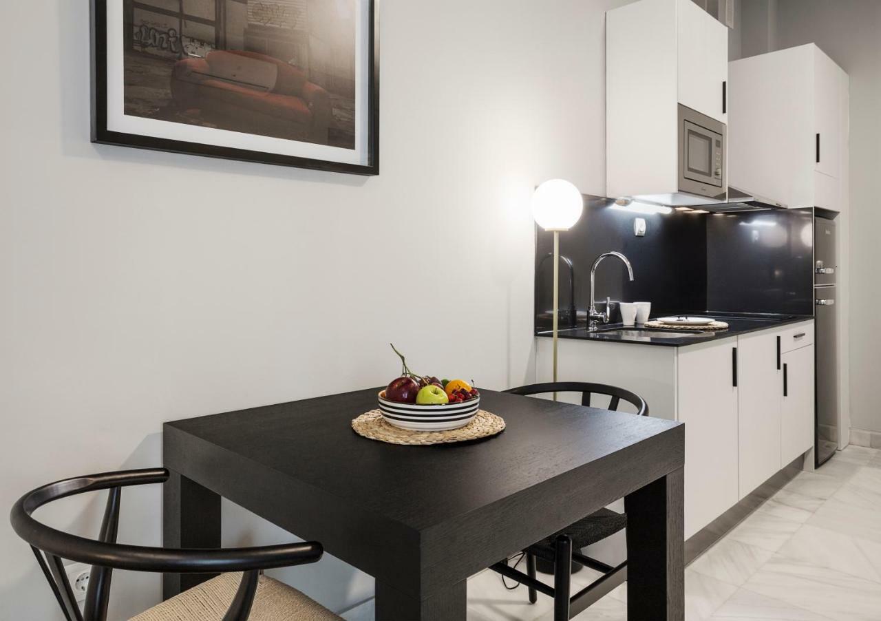 Apartamentos One Shot Conde De Torrejon Seville Ngoại thất bức ảnh